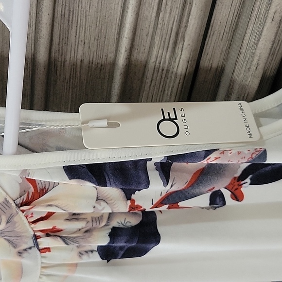 Chic Floral Midi Halter Dress. New With Tags - Picture 5 of 6